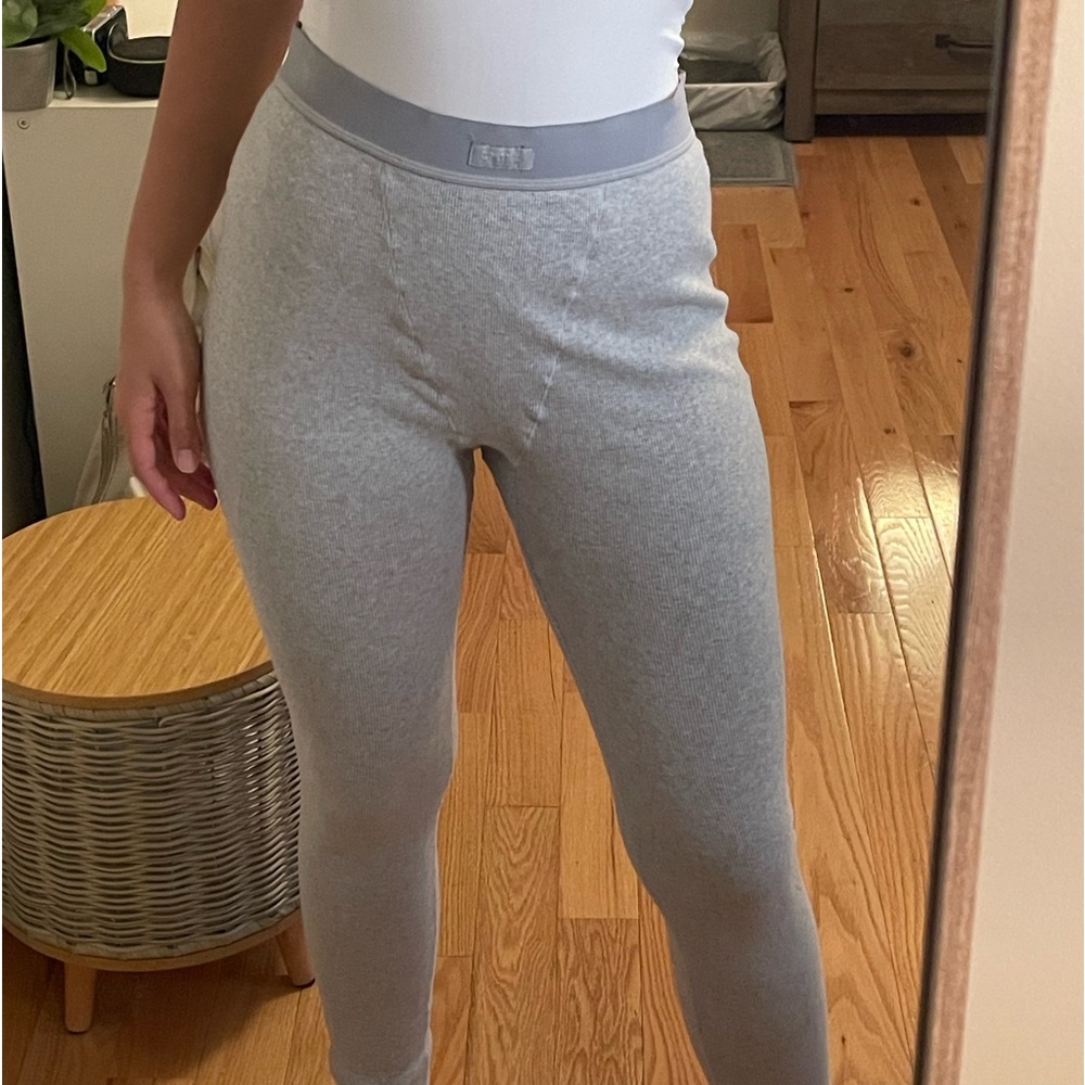 Skims Leggings